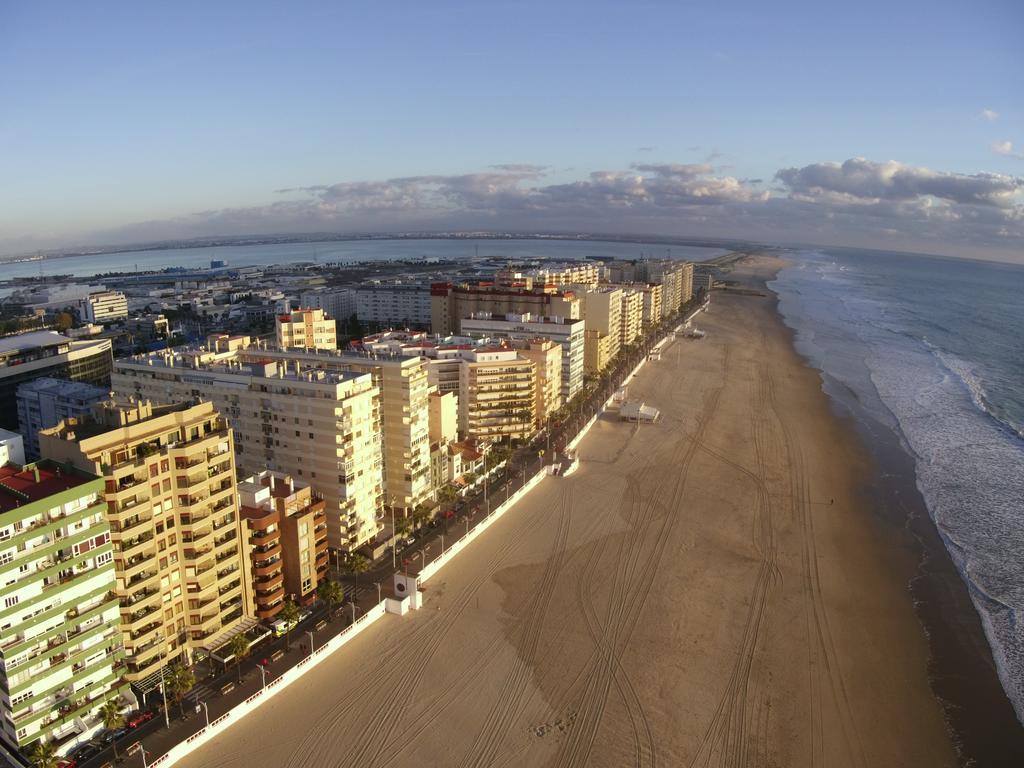 Apartmán Atico Avda Cadiz Playa Exteriér fotografie